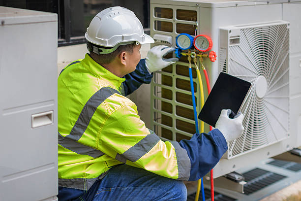 Professional Hvac technician working in Yorktown, VA